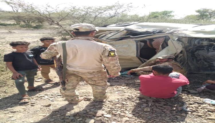 إصابة 3 من مرافقي د.ناصر الخبجي أثر حادث مروري في ردفان بلحج 