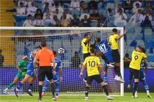 الكشف عن طاقم تحكيم كلاسيكو الهلال والاتحاد